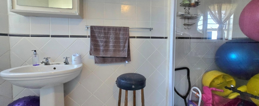 4 Bedroom Property for Sale in Franskraal Western Cape